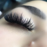 Eyelash extensions 