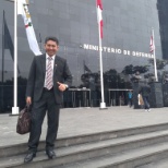 Saliendo del Ministerio de Defensa, Lima Perú